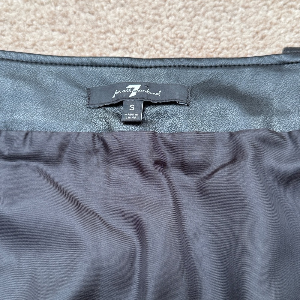 7 For All Mankind Vegan Faux Leather Zipper Asymmetrical Mini Skirt Size Small - Picture 7 of 8